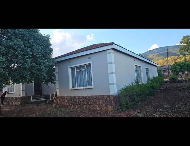 4 BEDROOM HOUSE FOR SALE IN MAKHADO